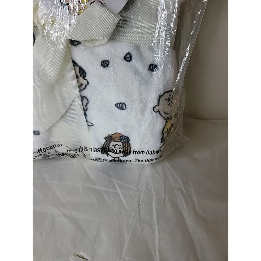 Peanuts Gang Berkshire Fleece Throw Blanket 55x70 Charlie Brown Snoopy New